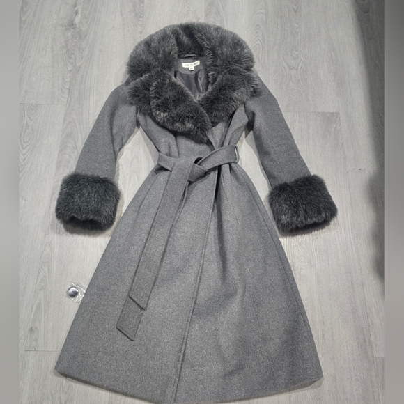 Via Spiga Jackets & Blazers - Via Spiga Gray Coat with Faux Fur Trim